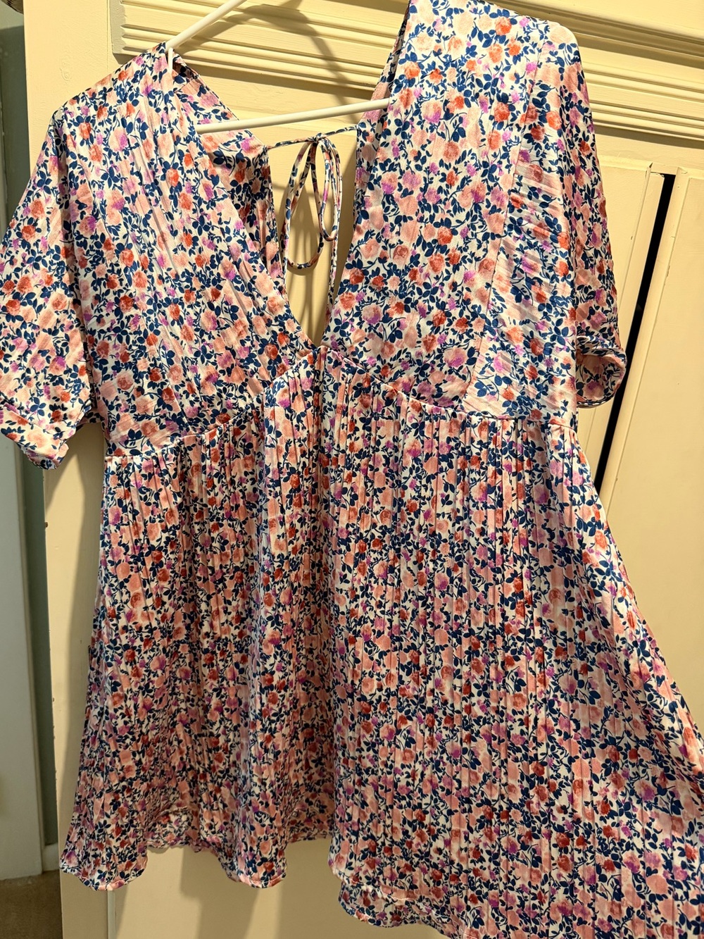 Lulu's Pink and Blue Floral Tie-Back V-Neck Dress
